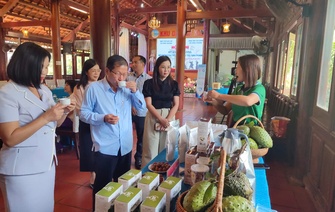 GIAN HÀNG THƯƠNG MẠI - NGÀY HỘI CUA CÀ MAU
